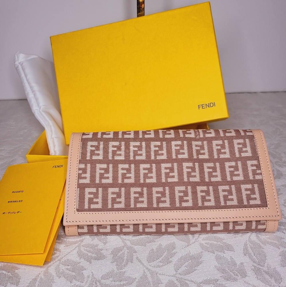 Fendi Monogram Wallet Like New